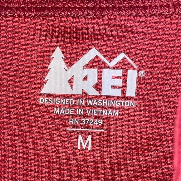 REI lightweight base layer, performance 1/2 zip shirt. Size medium GUC - Picture 4 of 5